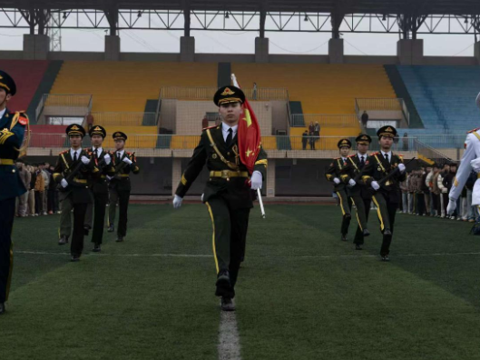 湖南铁道职院举行2026年春季学期升国旗仪式暨“开学第一课”