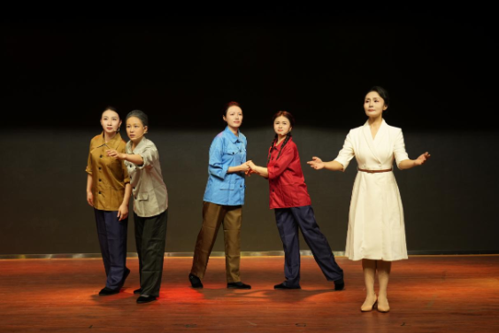 舞台上的思政课，长沙商贸旅游职院“载艺启”团队的育人实践