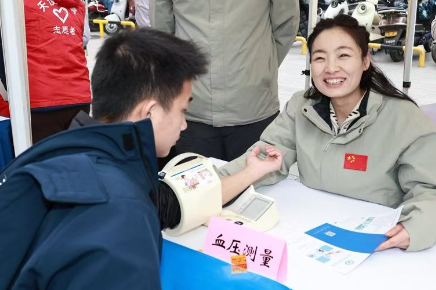 传承雷锋精神 体卫融合护健康 湖南体职院开展四类慢病防治专项志愿服务