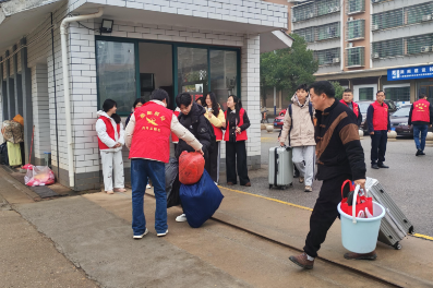 党旗领航护成长 党员先锋在行动——衡东职专党总支部组织开展2026年春季开学保障主题党日活动