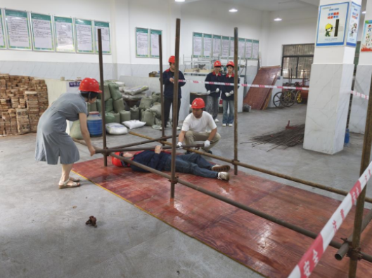 以练筑防，防患未然——湖南有色金属职院成功举行2026年脚手架坍塌应急演练