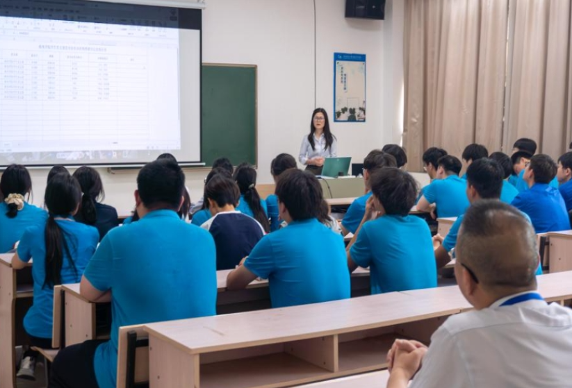 长沙航院机电学院学生党支部启动党员示范宿舍创建活动 ——让文明之风吹进每一间宿舍