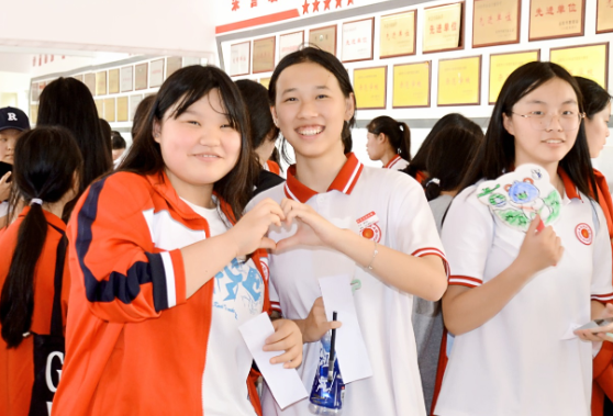 湘北女校心理健康教育活动新颖别致 学生积极参与绘就“心灵暖阳”