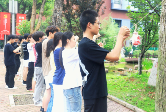 湖南现代物流职业技术学院：“瓶中信”传递心灵力量，构建情感支持网络