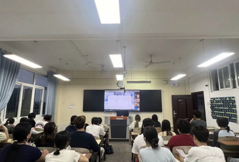 解锁大学生人际沟通“通关秘籍” ——湖南省大学生成长讲堂第十一期开讲