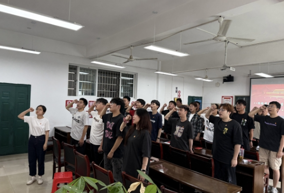 湖南工程职院：开展特色党日活动 护航青春成长