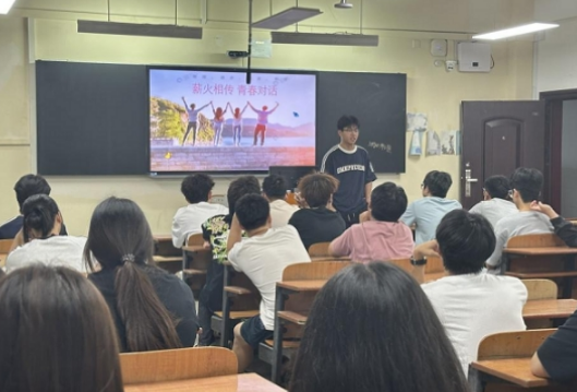 薪火相传进班级 朋辈引领零距离 ——湖南工程职院工程建设学院举办“青春对话”优秀毕业生经验分享会