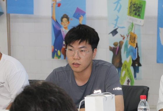 聚焦成长，共话未来——湖南信息职院毕业生座谈会顺利举行