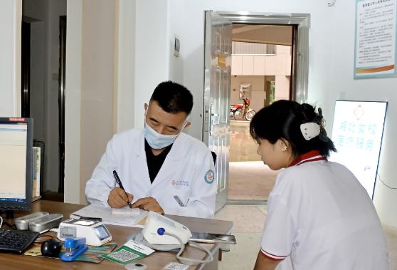湘北女校：医校携手护健康，仁心大爱暖校园