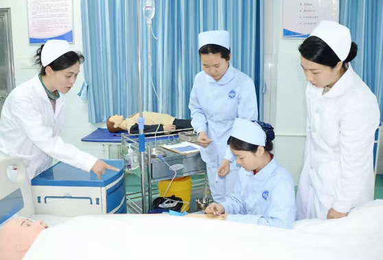 湘北女校：首届66名护理专业学生喜获执业资格证