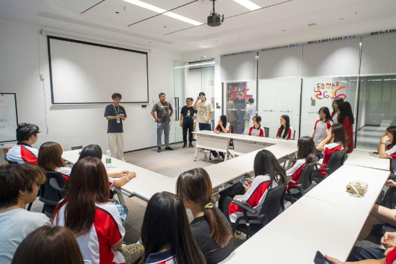 衡阳市中南科技财经管理学校：把“电商课堂”搬进直播室