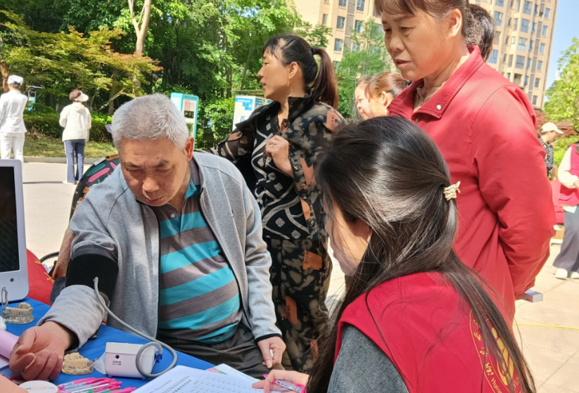 湖南安全职院现代商务学院：以志愿服务为笔 深耕资助育人沃土