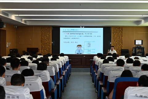 湖南理工职院：特邀湖南大学袁小芳教授作“低空经济技术与智能制造”专题讲座