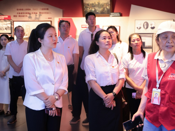 党史馆里“备课忙” 通识老师“挖宝藏” ——湖南现代物流职业技术学院通识学院党支部赴长沙党史馆开展主题党日活动