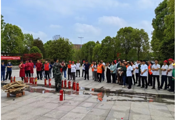 湖南化工职院：组织消防知识培训及灭火演练
