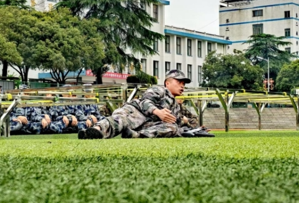 长沙航院：军士学院严密组织军事技能训练示范教学
