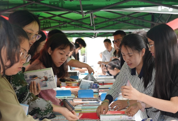 你看书 我买单！湖南工业职院开展读书月系列活动