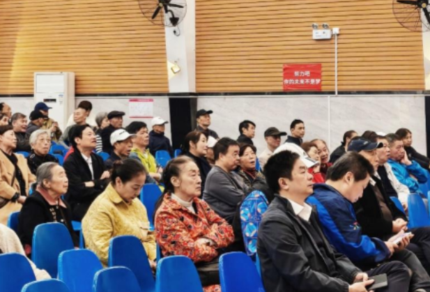 湖南体育职院：离退休人员“银发心向党，金秋庆重阳” 观影活动顺利举行