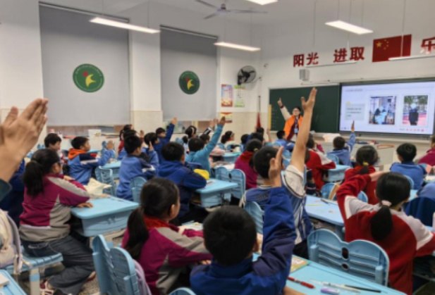 长沙职院“青”心守护志愿服务队开展公益课堂