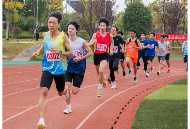 湖南铁科职院：运动会号角嘹亮 青年人竞逐芳华