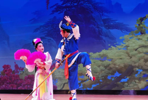 非遗戏曲进校园 益阳医专师生沉浸式感受花鼓戏魅力