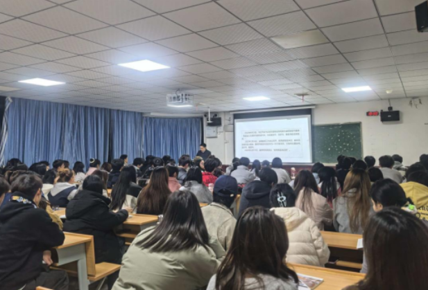 校长3年坚持教授阅读课，学子真情感言：这是直抵心灵的成长课