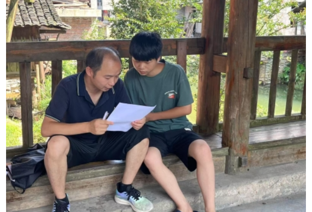 侗乡家访千重路  家校共筑安全网
