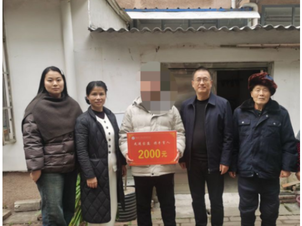  寒冬送暖意  关爱助成长——湖南化工职业技术学院领导走访慰问经济困难学生家庭