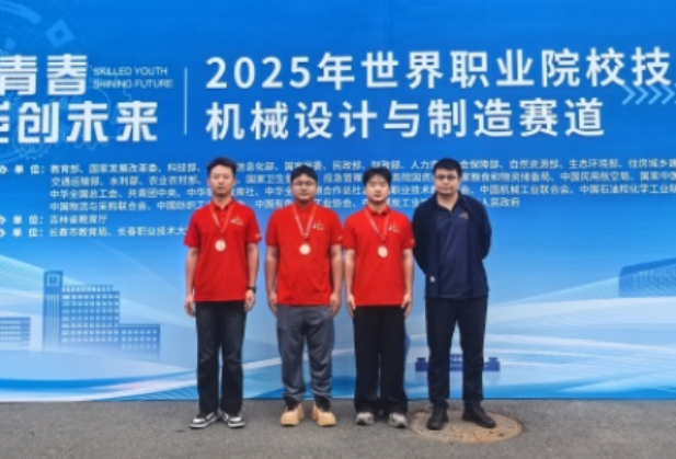 职教麦田的守望者，匠心筑梦的引路人——记湖南铁道职院专业主任蒋帅