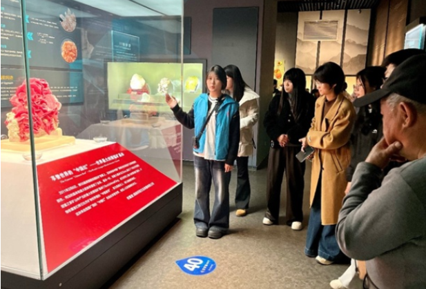 地学薪火传社会，志愿讲解亮风采 ——湖南工程职院地质博物馆志愿服务活动点亮假期