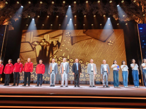 湖南汽车工程职业大学2026年“璀璨湖汽”迎新春教职工文艺汇演圆满落幕