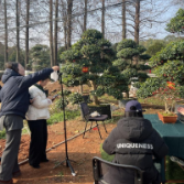 政校企共育“新农人” 长沙商贸旅游职院直播助农激活苗木产业新动能