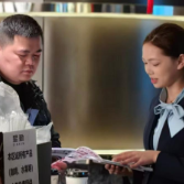 从“服务旅途”到“守护平安”:这群大学生把“雷锋号”开进了农批市场