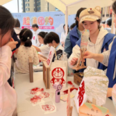 湖南有色金属职院非遗公益体验活动点亮香樟社区 