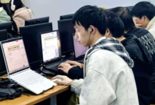 聚焦2026年湖南职教周| 468名学生实战AI数据！湖南水电职院联手头部企业完成湖南方言智能识别大模型项目