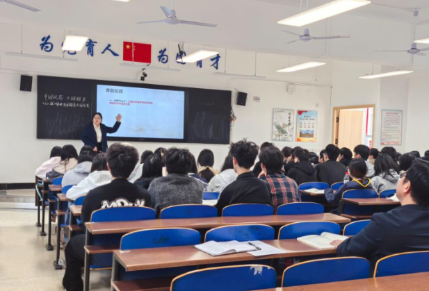 聚焦2026年湖南职教周|  长沙商贸旅游职院：书记校长“推门听课”为思政课精准“把脉”