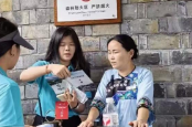 湘西职院旅游管理学院走进湘西矮寨大桥和吉斗苗寨景区开展文旅英语辅导志愿服务
