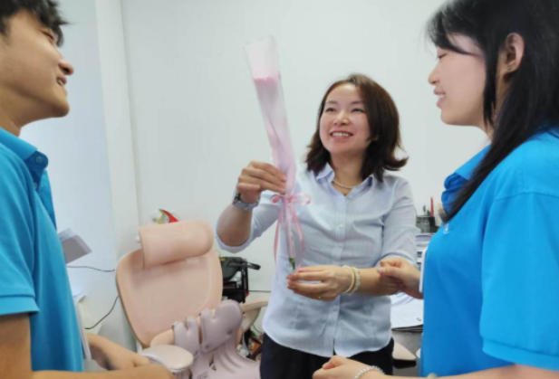 致敬耕耘师者 礼赞育人初心 长沙航院电子学院开展教师节感恩致意主题活动