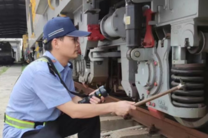湖南铁路科技职院：高盼——从“菜鸟新人”到全路技术能手