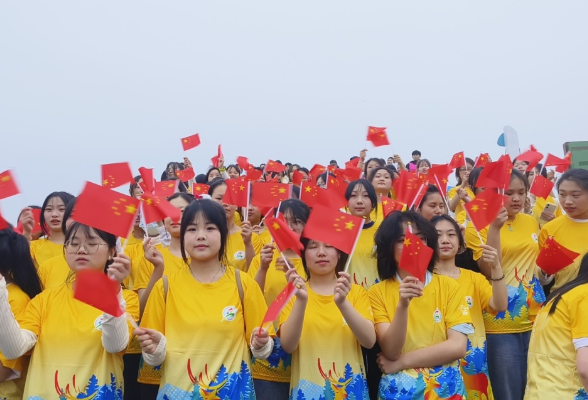 湘北女校组团参与2024岳阳马拉松志愿服务 
