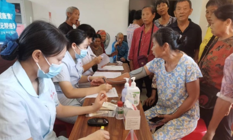 驻村帮扶送健康 爱心义诊暖民心——湖南机电职业技术院驻四方溪村工作队联合沅陵县中医医院开展义诊活动