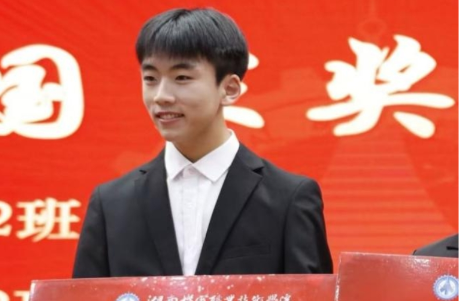 湖南机电职院优秀学生吴新坪：技炫青春，能创未来