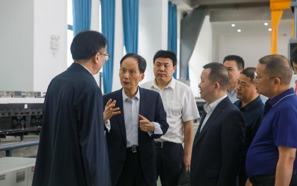 湖南铁科职院：院士来校调研指导 赋能轨道交通技术攻坚