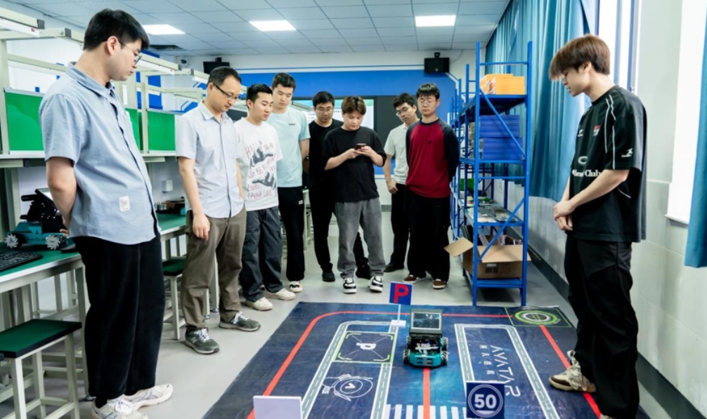 赋能数智工匠，助力产业智能化转型 “匠满三湘”职工职业技能提升班（人工智能训练师专场）成功举办