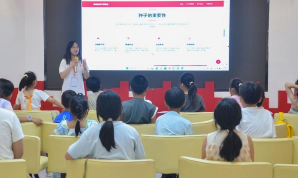 搭建“数字桥梁”，长沙商贸旅游职院学子用AI启蒙点亮童心