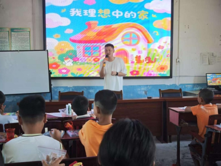拨动留守心弦！湖南工程职院实践团开展音乐启迪与心灵关爱行动