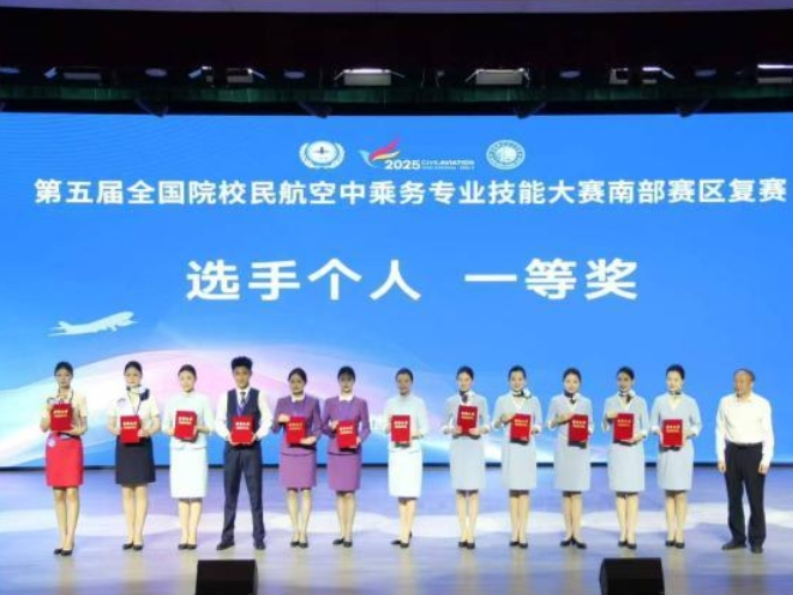 栖心沃土 雅志同行：长沙职院信息工程与商务学院与金山桥社区联合开展暑期“三下乡”社会实践活动
