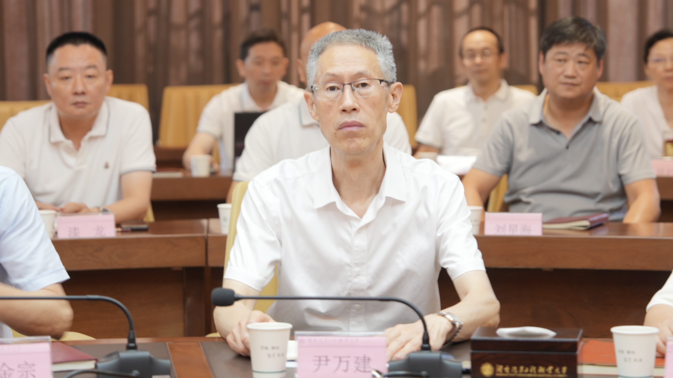 2.党委副书记、校长尹万建讲话.JPG