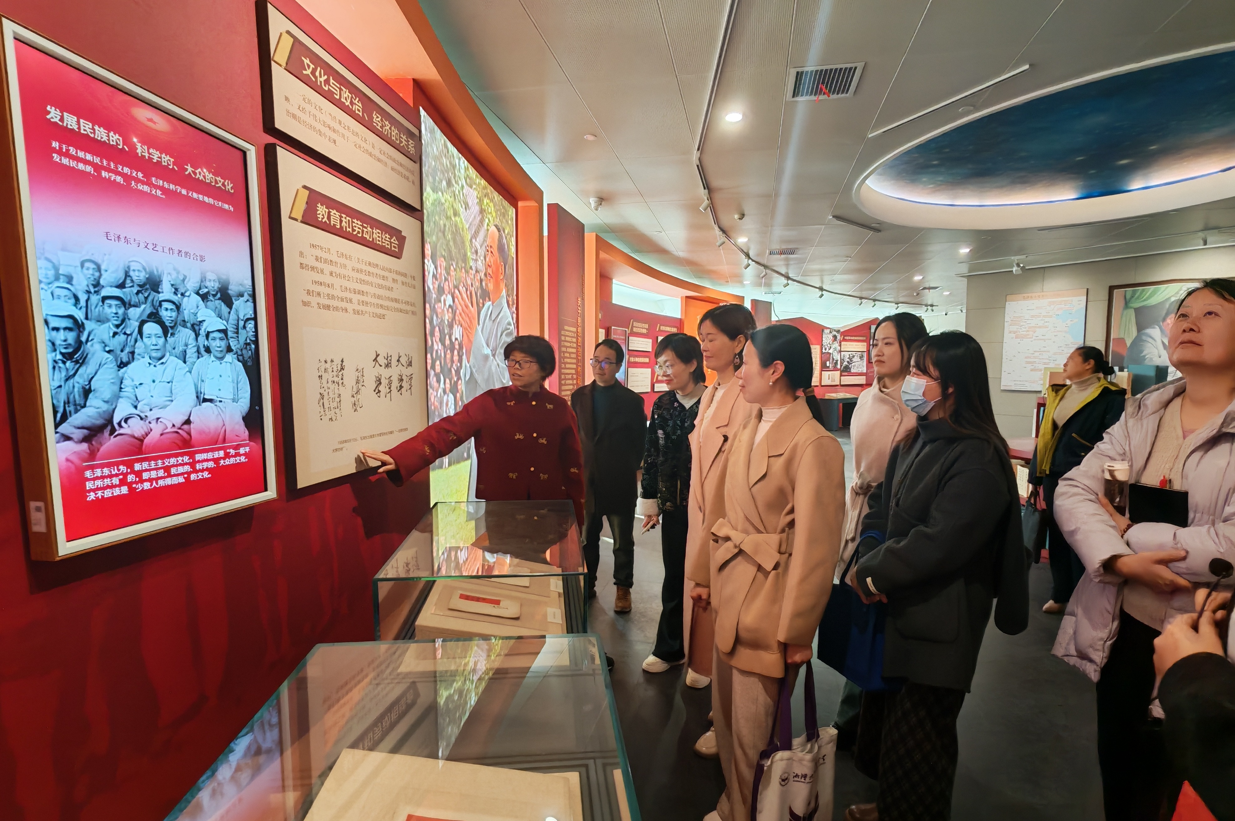 中学思政名师工作室与湘大马克思主义学院推进校地融合思政共建