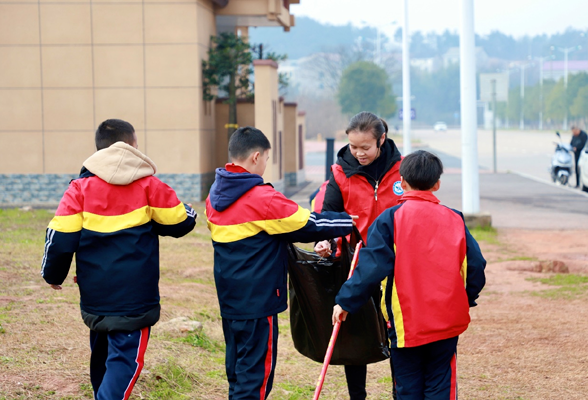 【衡阳县站】英南学校：学习雷锋再出发，守护文明在路上